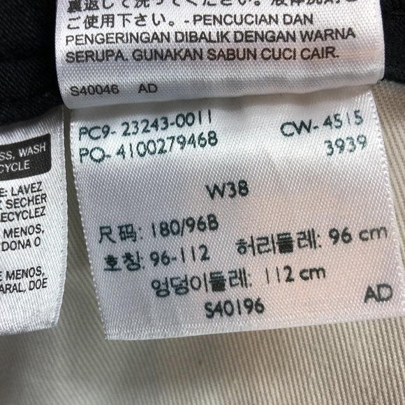 Levi's Black Cotton Cargo With Belt Shorts - Picture 12 of 16